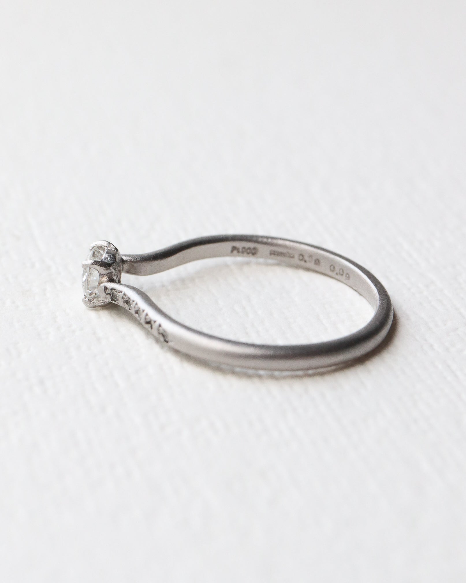 Prong Ring - Diamond -