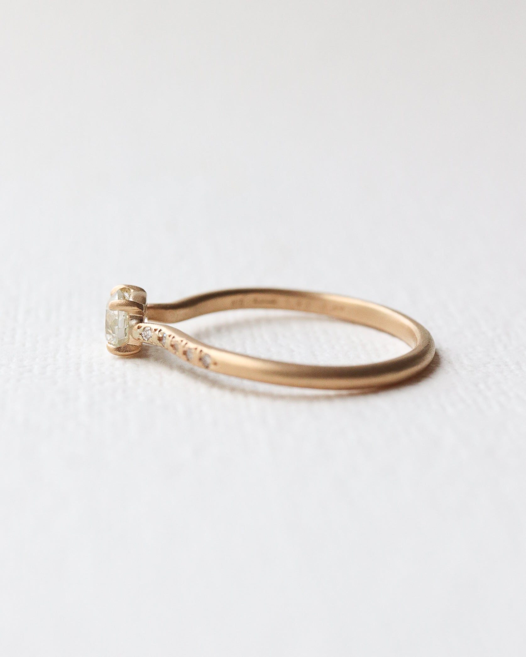 Prong Ring - Diamond -