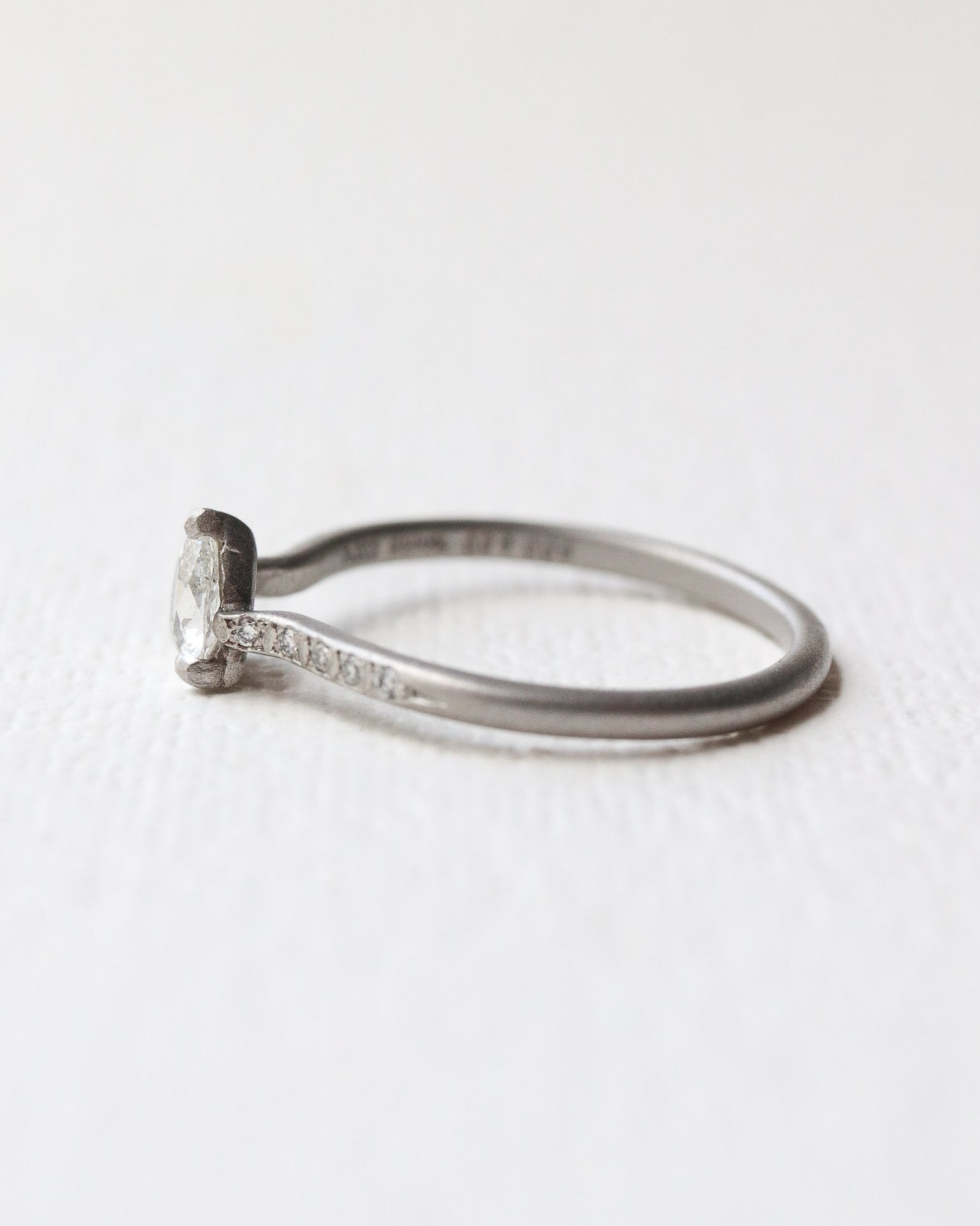 Prong Ring - Diamond -
